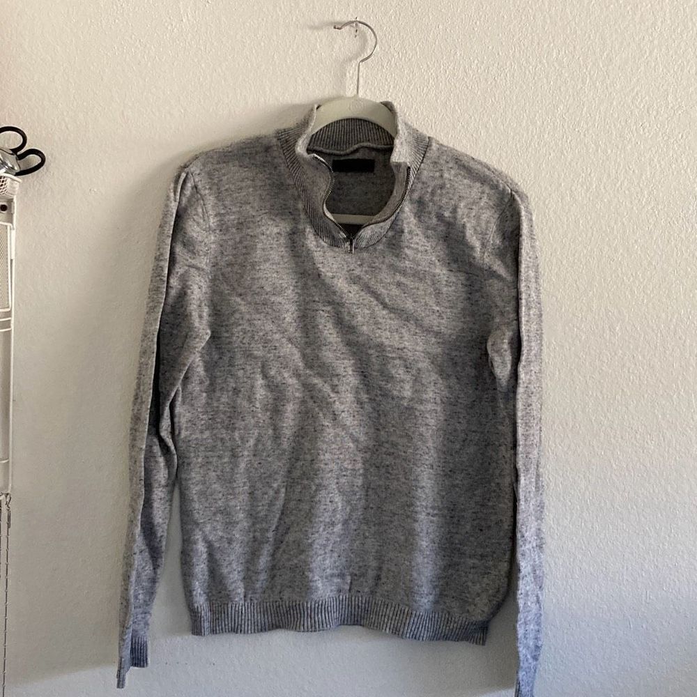 Men’s ASOS Mock Neck Sweatshirt Gray size Small